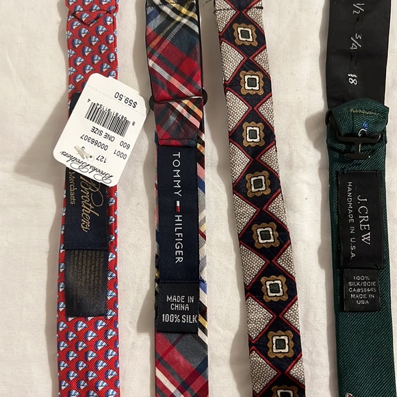 4 Bow ties - Picture 2 of 4